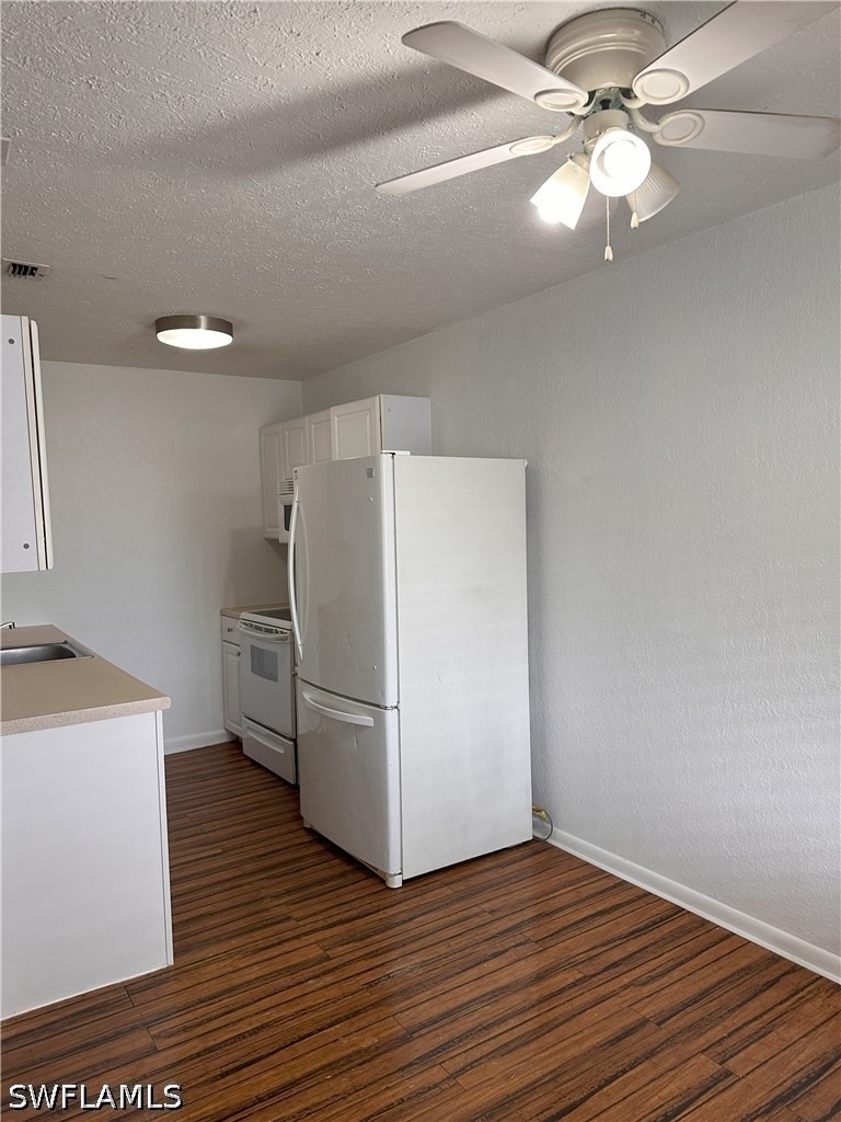 4629 Bayshore Drive - Photo 2