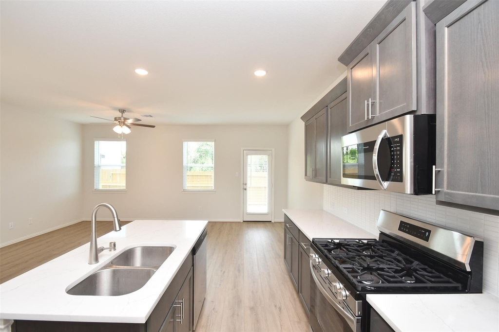 27823 Western Creek Ct - Photo 12