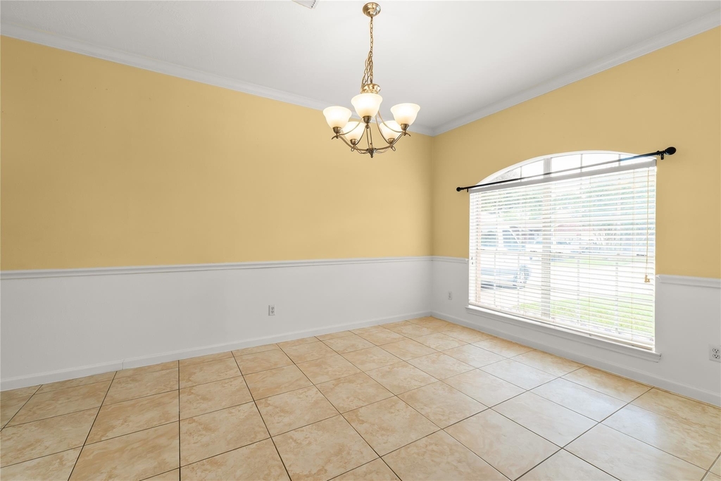 4111 Surreydon Drive - Photo 5