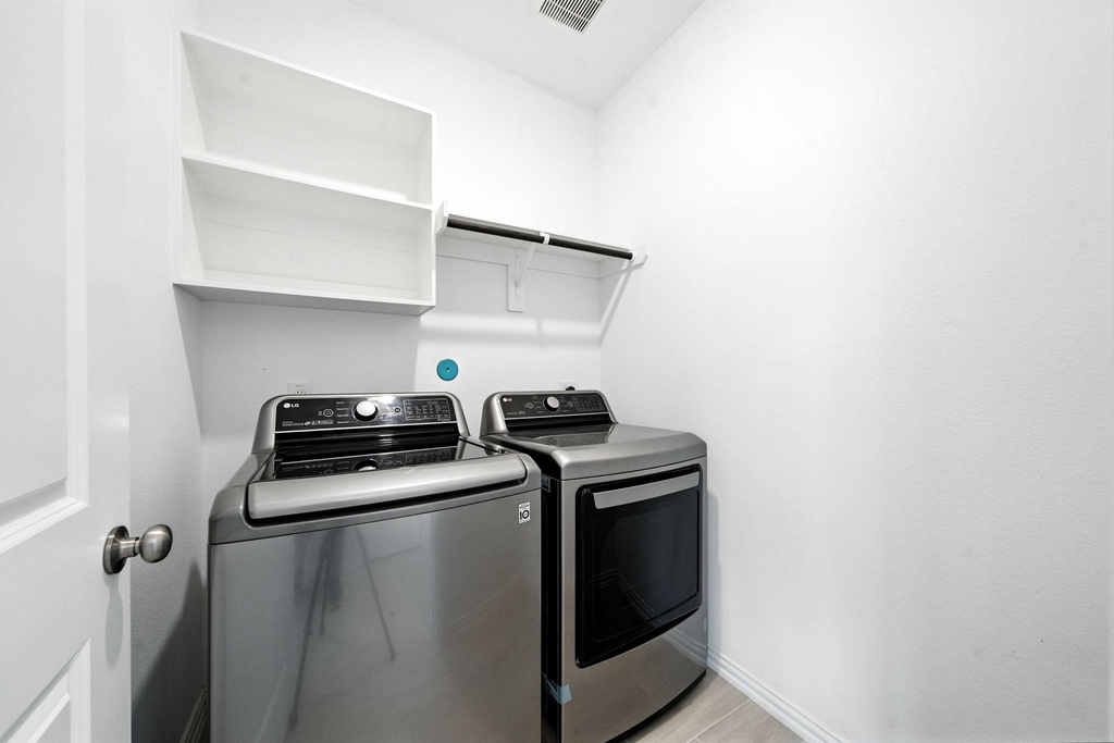 15011 Old Horseshoe Lake Drive - Photo 33