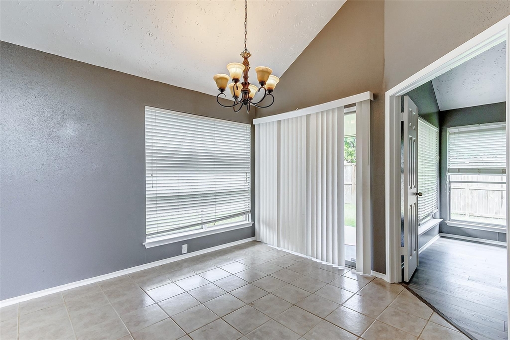 8410 Fawn Wind Court - Photo 15
