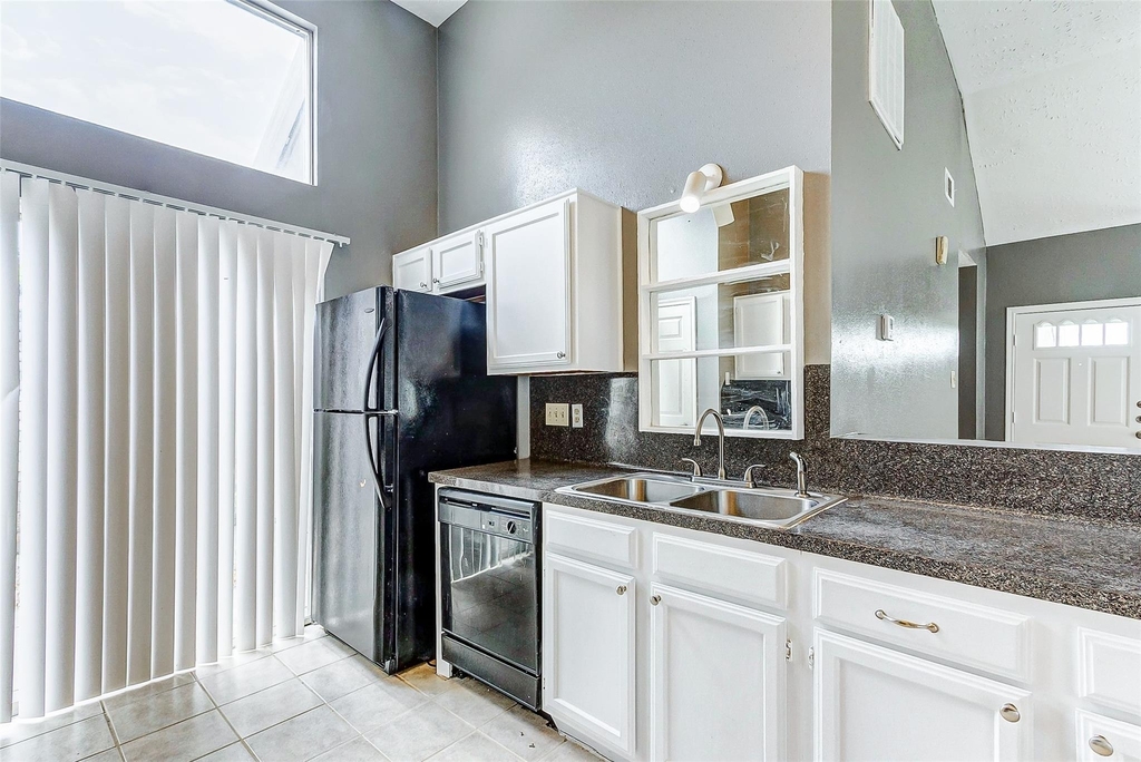 8410 Fawn Wind Court - Photo 13