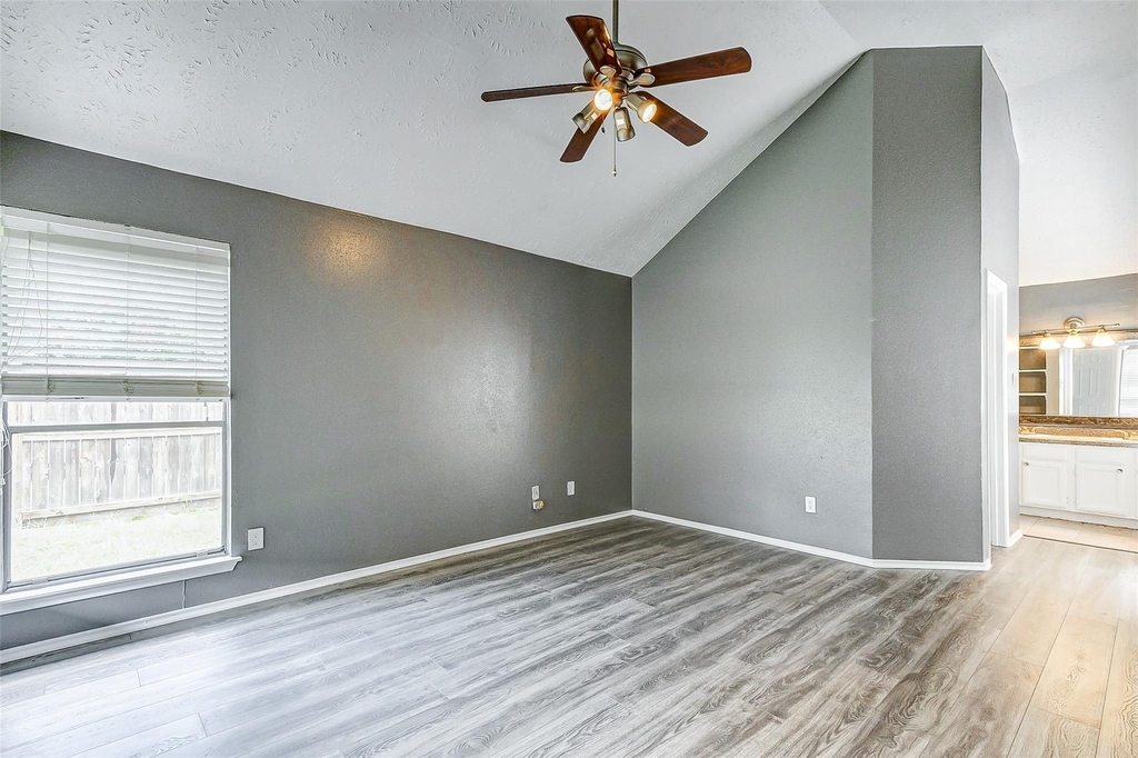 8410 Fawn Wind Court - Photo 16