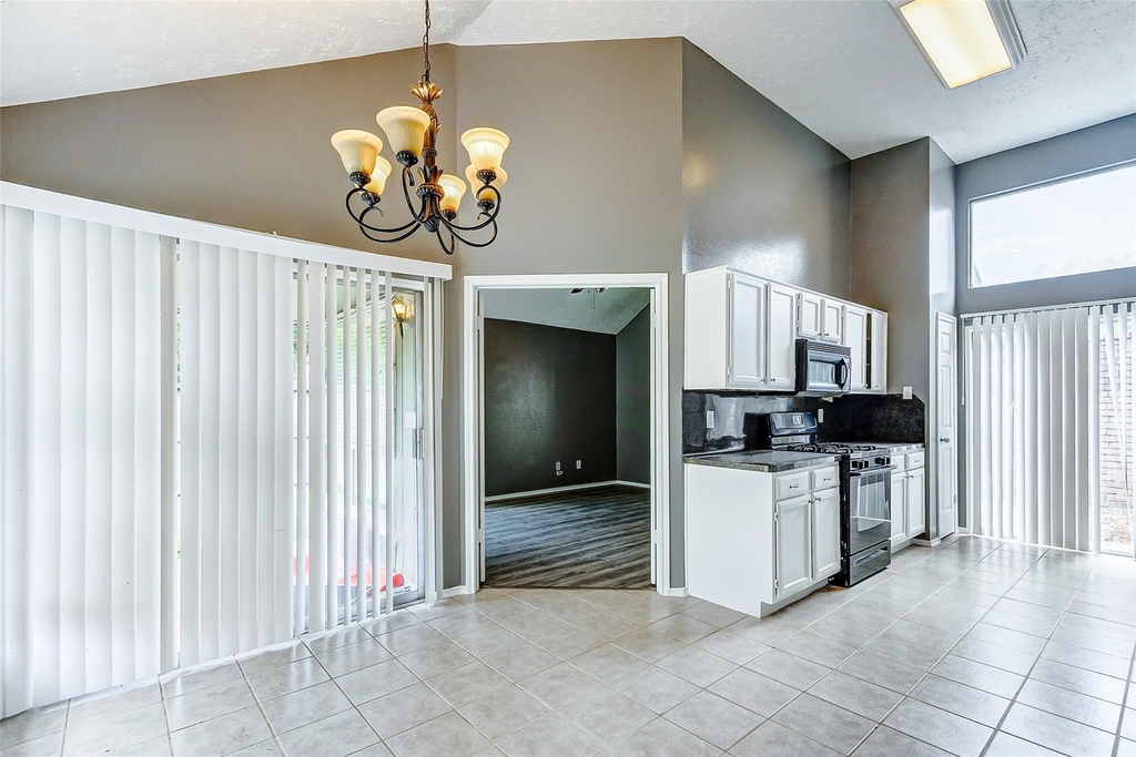 8410 Fawn Wind Court - Photo 10