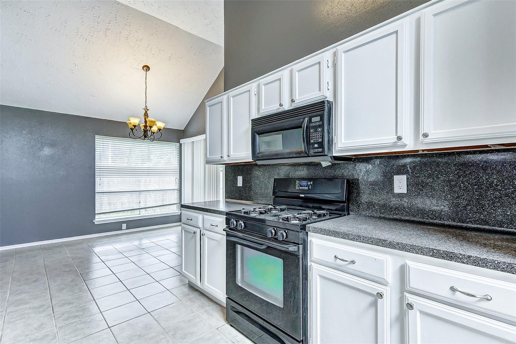 8410 Fawn Wind Court - Photo 14