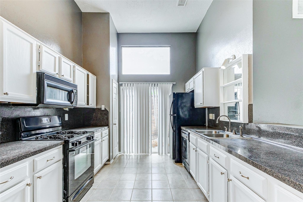8410 Fawn Wind Court - Photo 12
