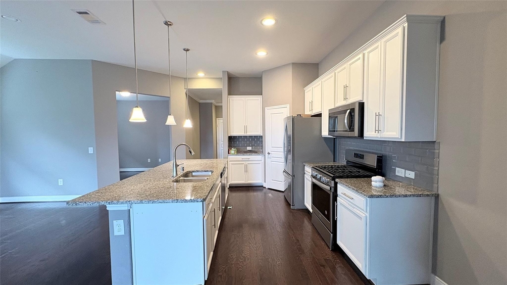 5030 Rue Dela Croix Drive - Photo 2
