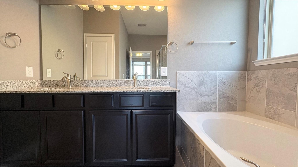 5030 Rue Dela Croix Drive - Photo 16