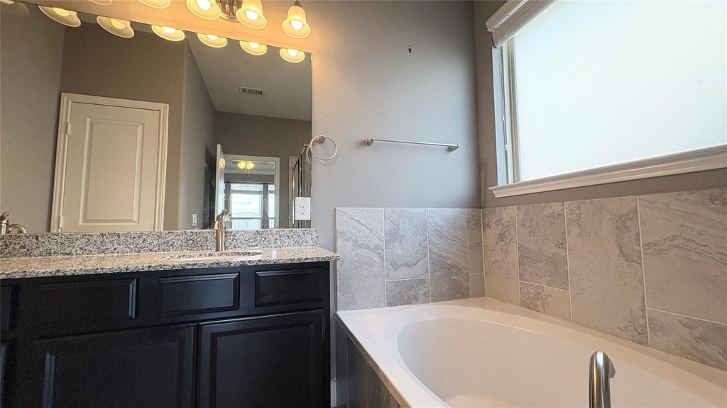 5030 Rue Dela Croix Drive - Photo 14