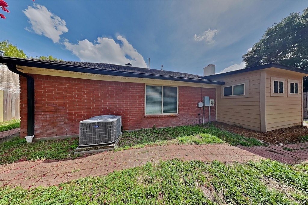18138 Garden Manor Drive - Photo 16