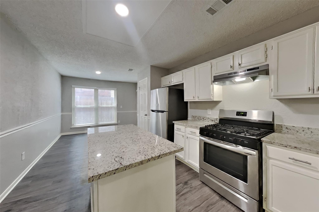 18138 Garden Manor Drive - Photo 4