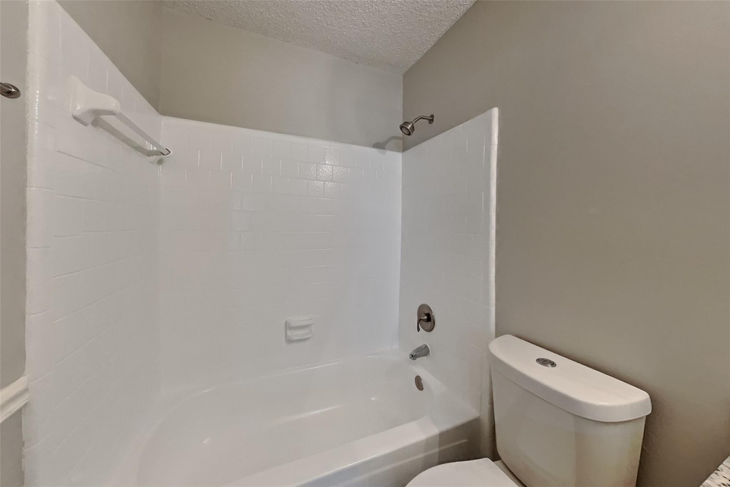 18138 Garden Manor Drive - Photo 14