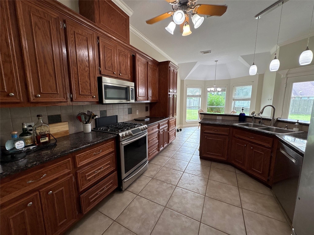 308 Williamsburg Avenue - Photo 9