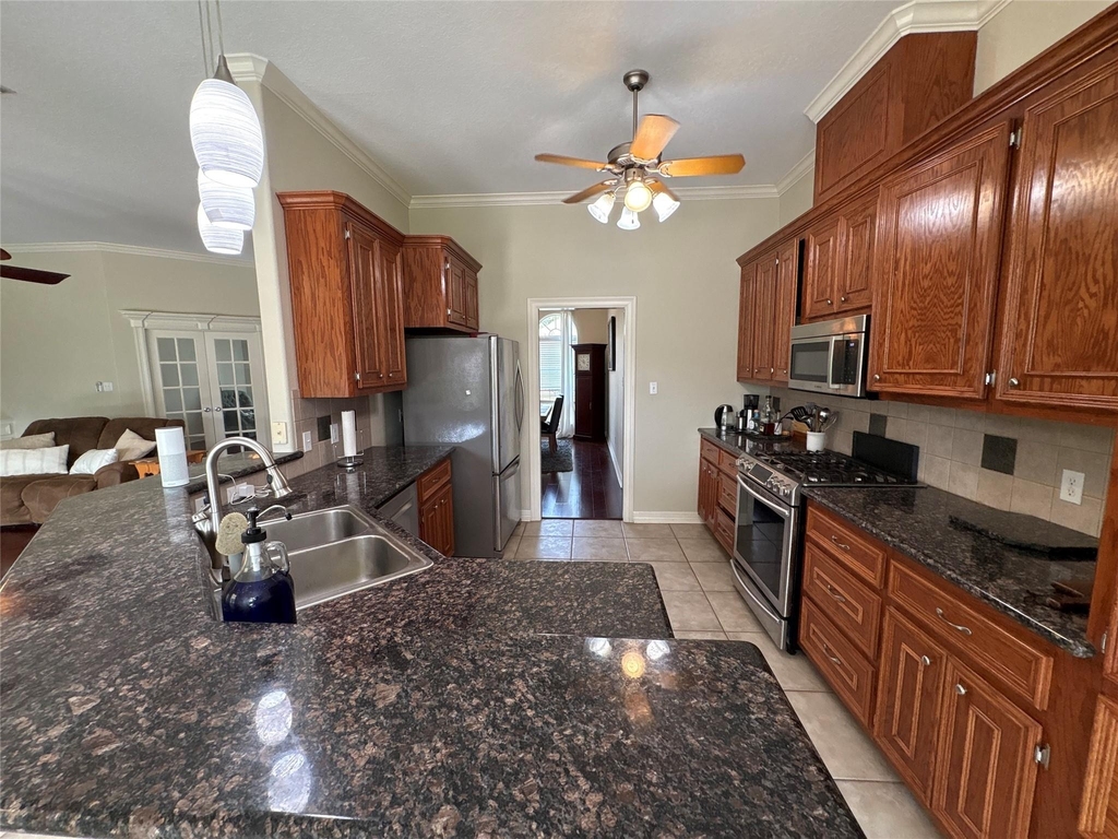 308 Williamsburg Avenue - Photo 10