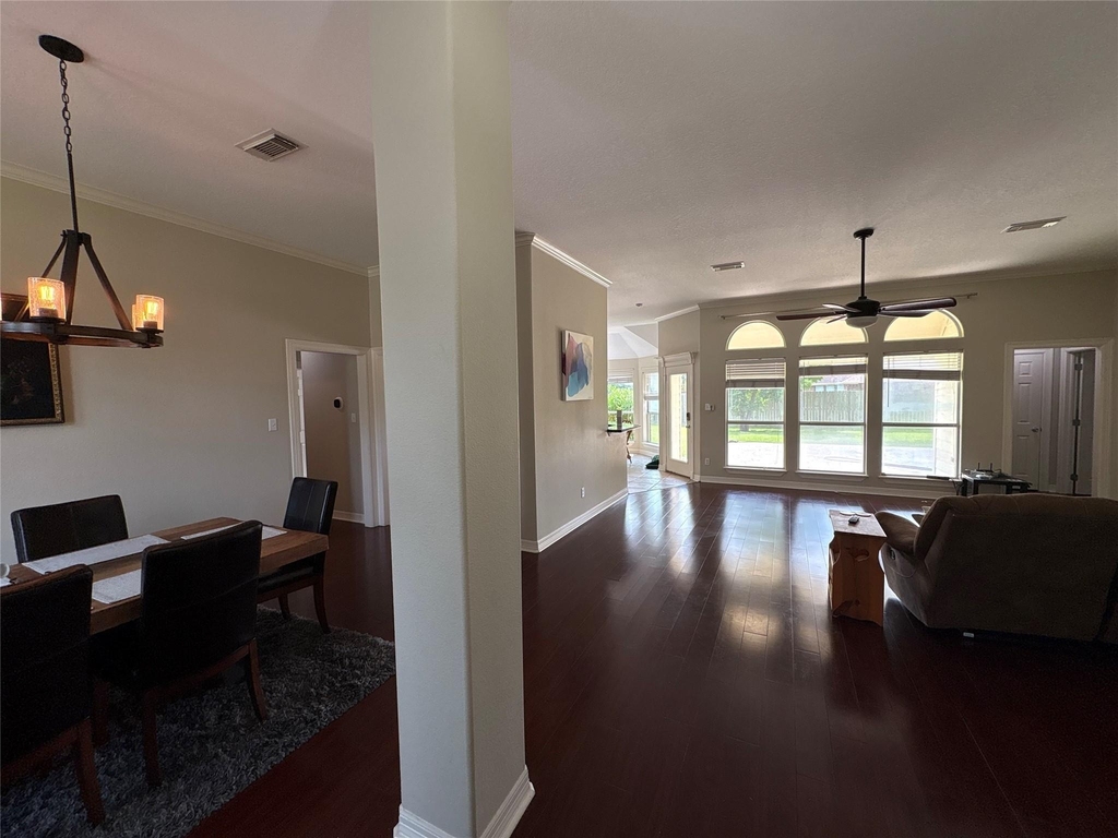 308 Williamsburg Avenue - Photo 3