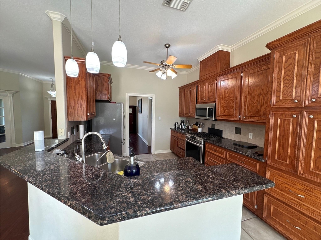 308 Williamsburg Avenue - Photo 11