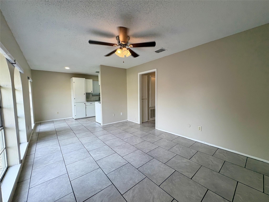 3021 Sycamore Avenue - Photo 0