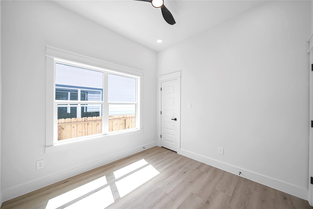 4834 Higgins Street - Photo 20
