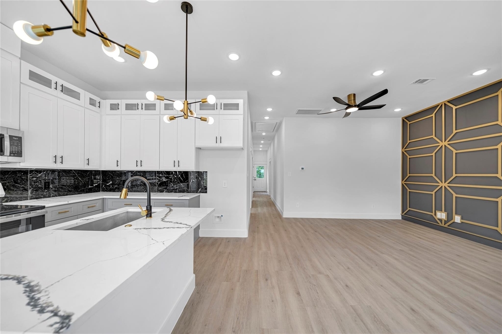 4834 Higgins Street - Photo 7