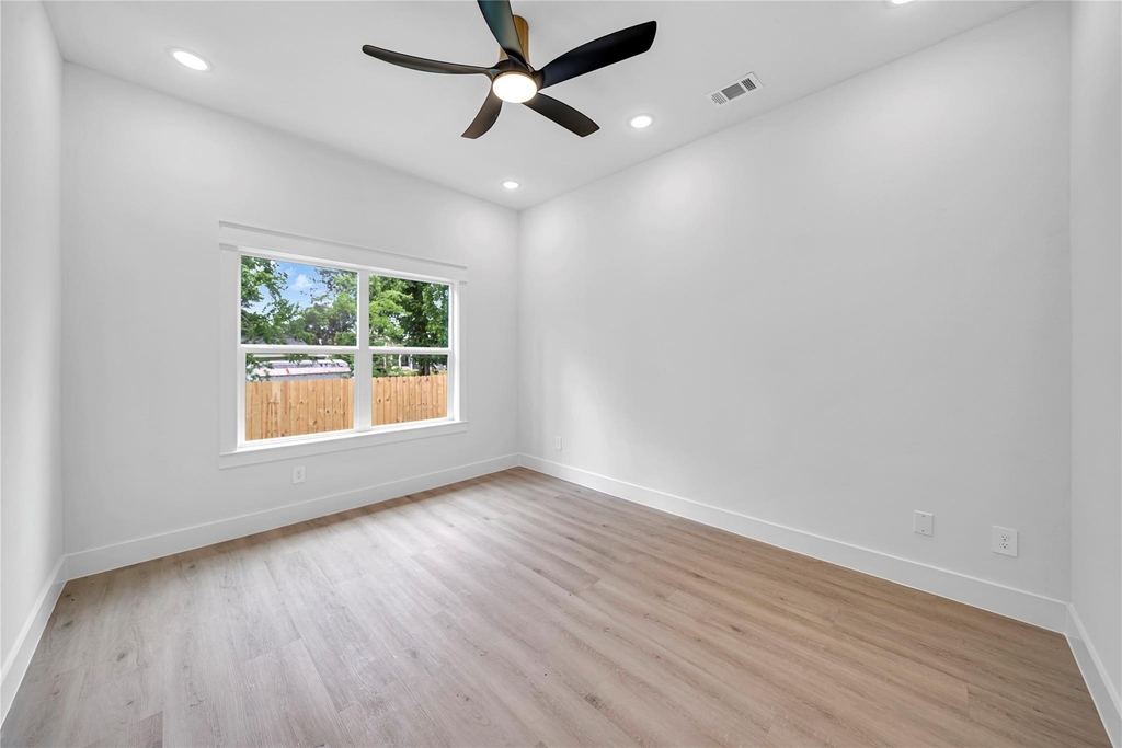 4834 Higgins Street - Photo 13