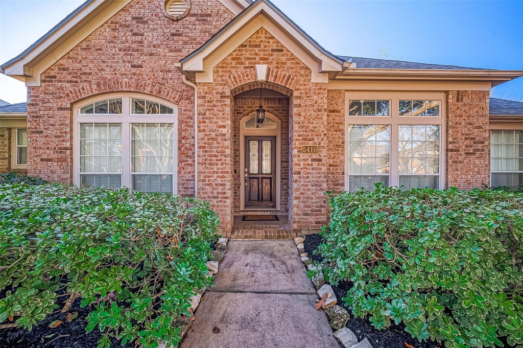5410 Portage Rock Lane - Photo 0