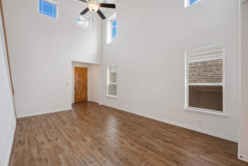 2013 Flametree Avenue - Photo 1