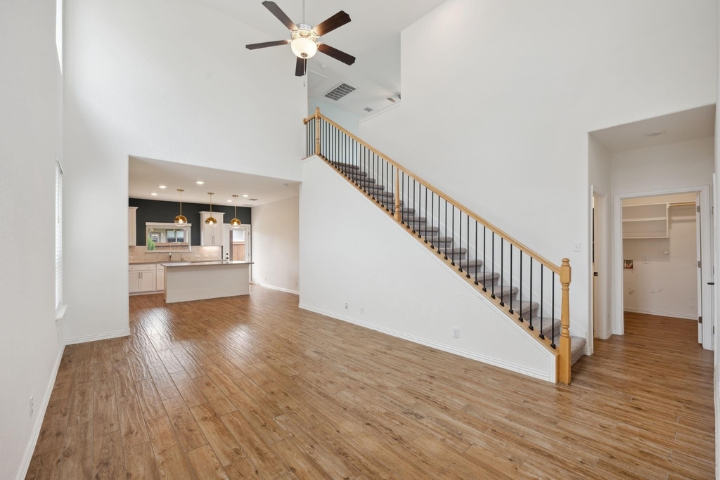 2013 Flametree Avenue - Photo 2