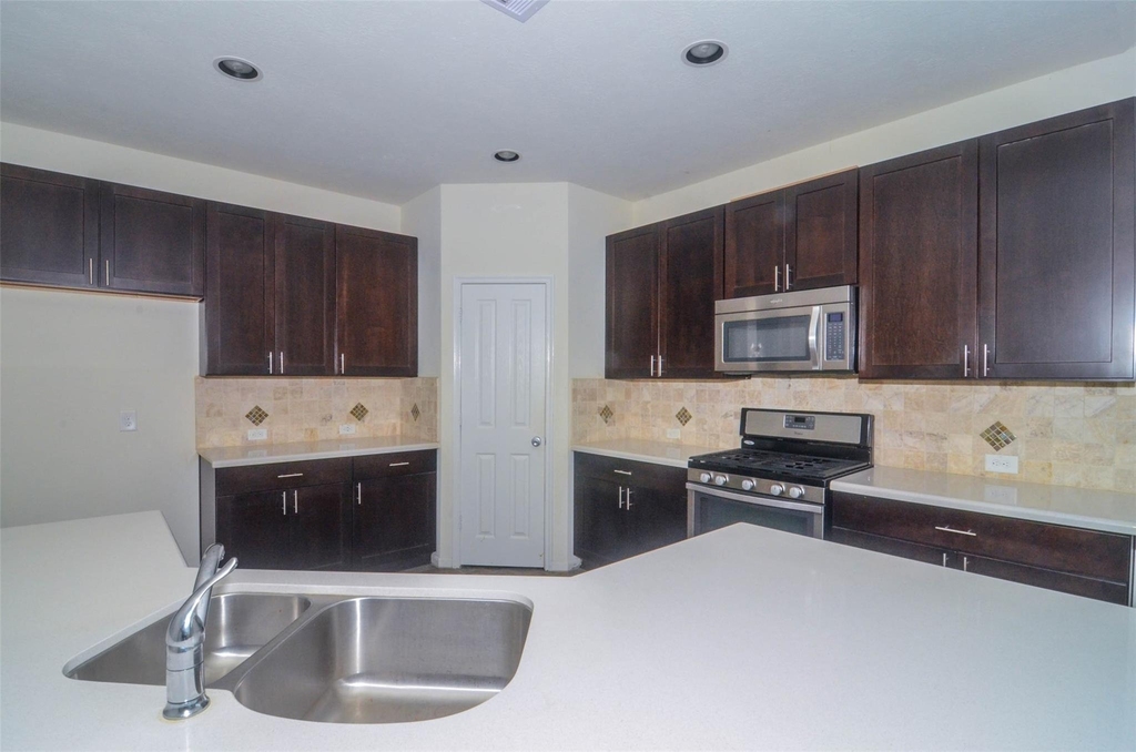 15207 Keystone Bend Lane - Photo 5