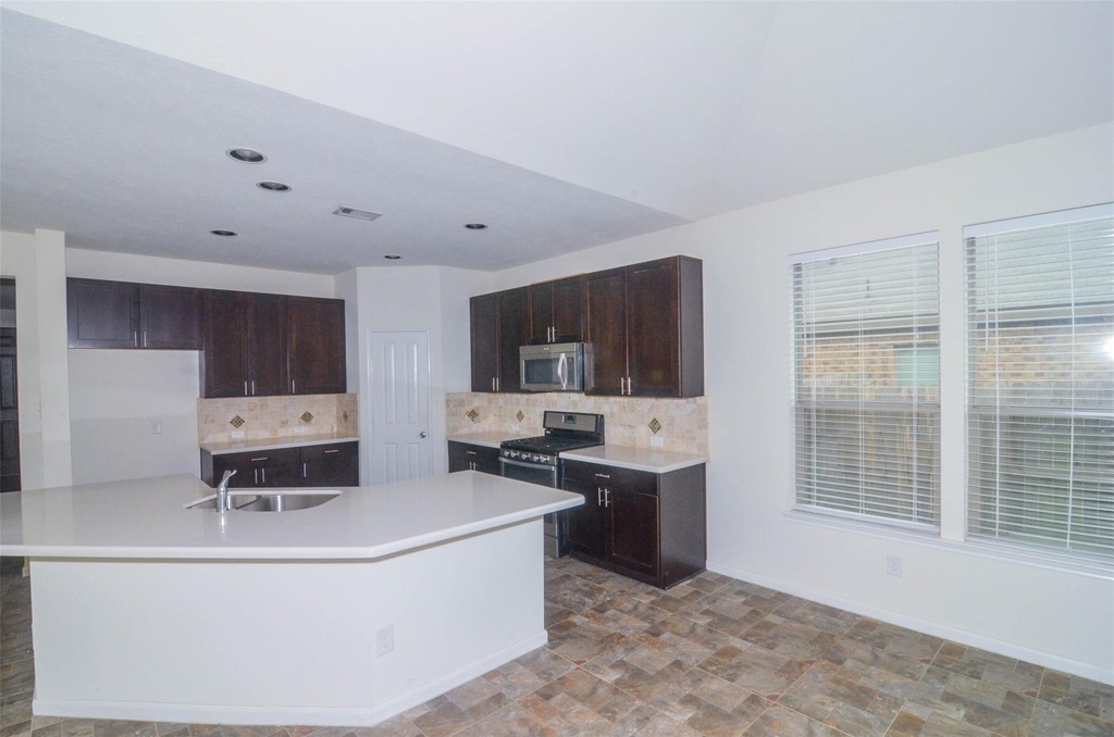 15207 Keystone Bend Lane - Photo 4