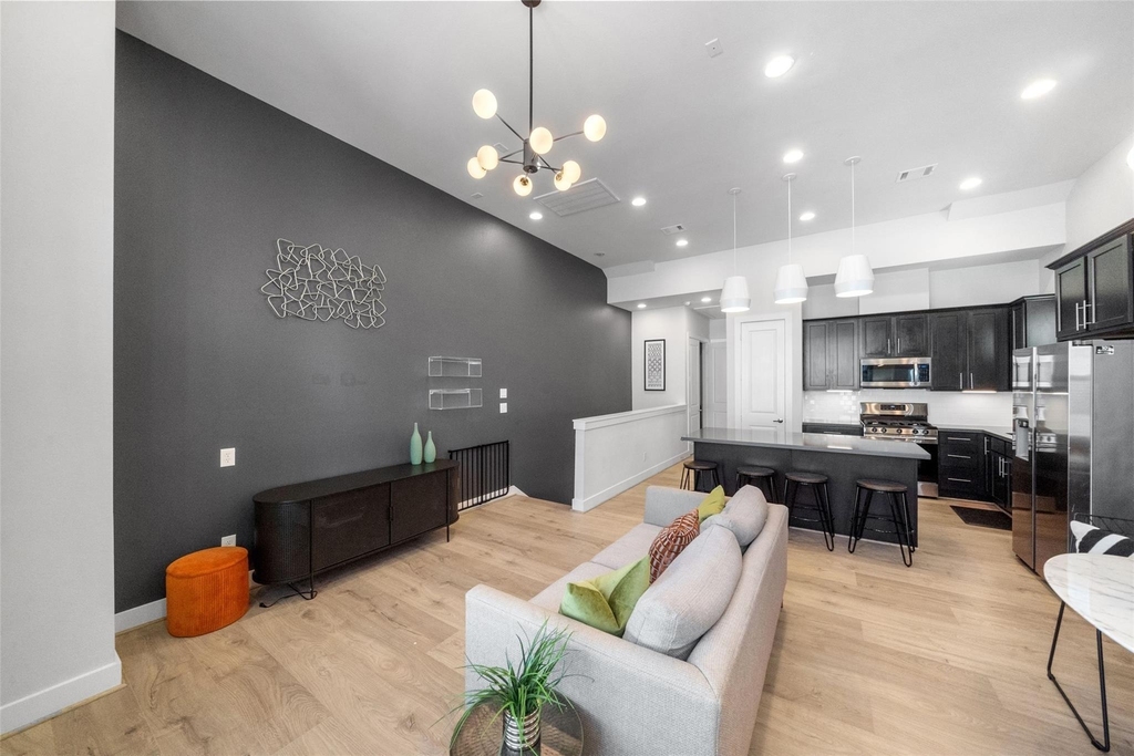 2616 Riverside Drive - Photo 9