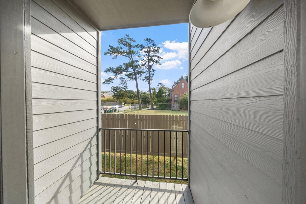 2616 Riverside Drive - Photo 8