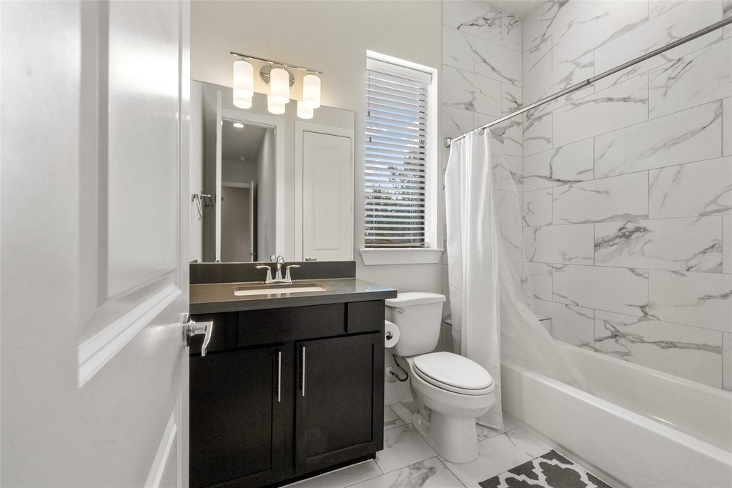 2616 Riverside Drive - Photo 3