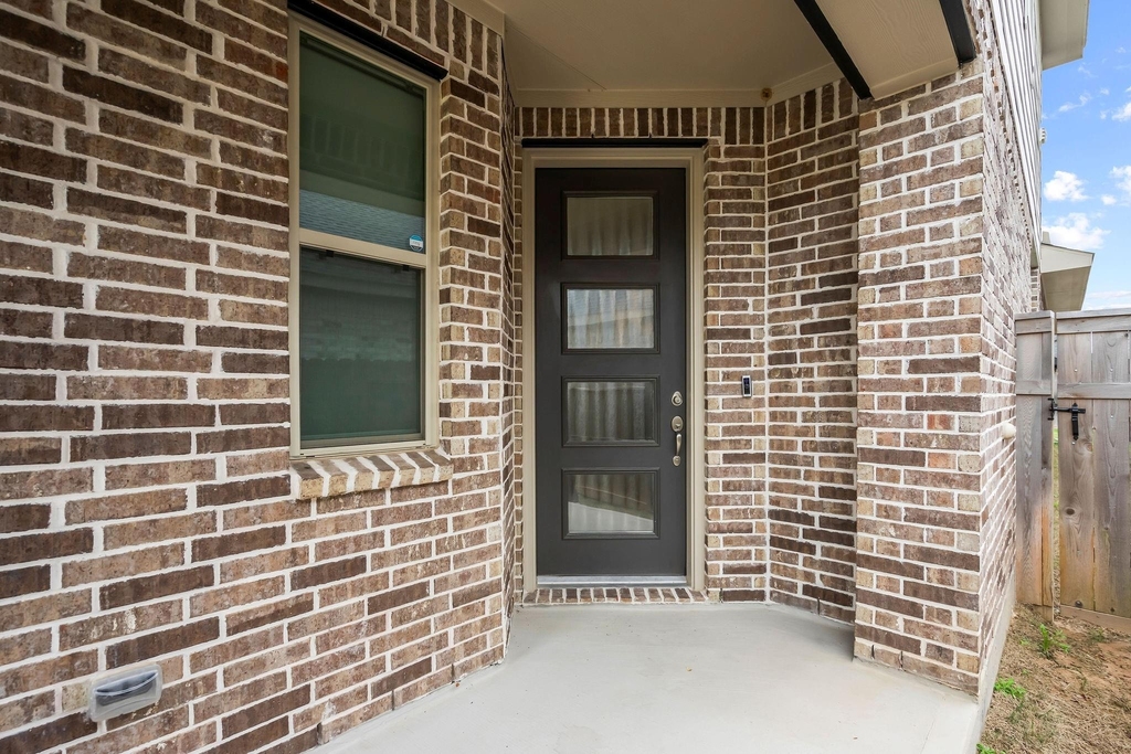4106 Sherman Oak Lane - Photo 3