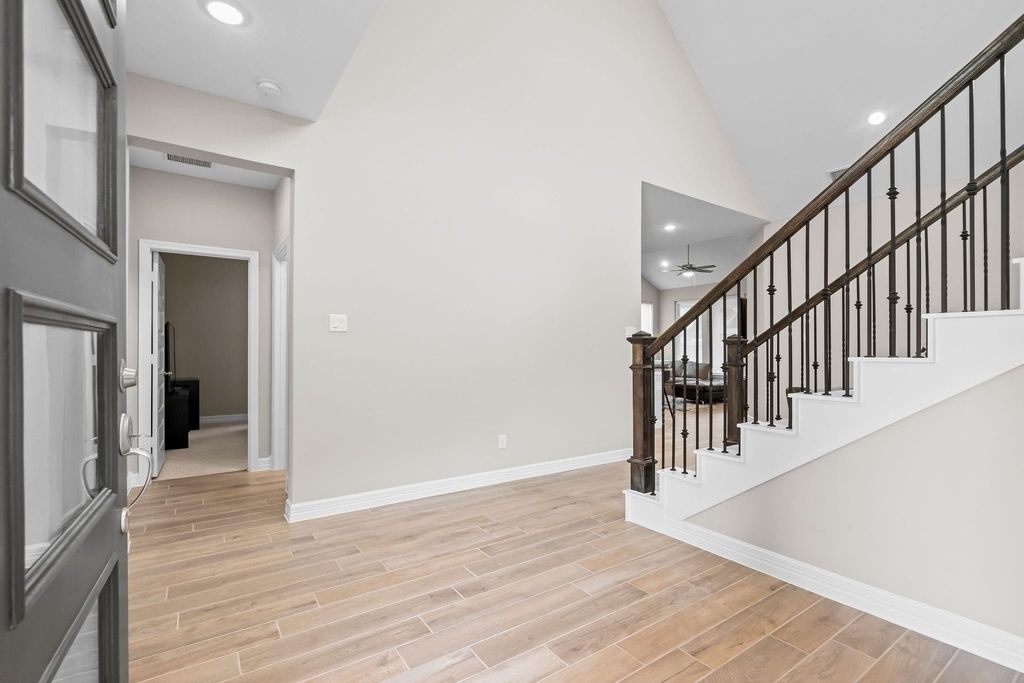 4106 Sherman Oak Lane - Photo 4