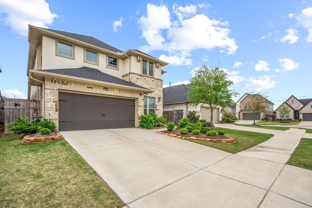 4106 Sherman Oak Lane - Photo 0