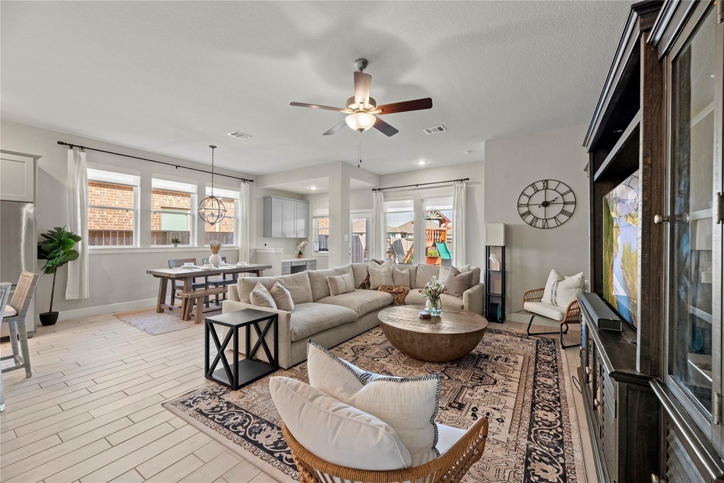 2918 Muhley Street - Photo 8