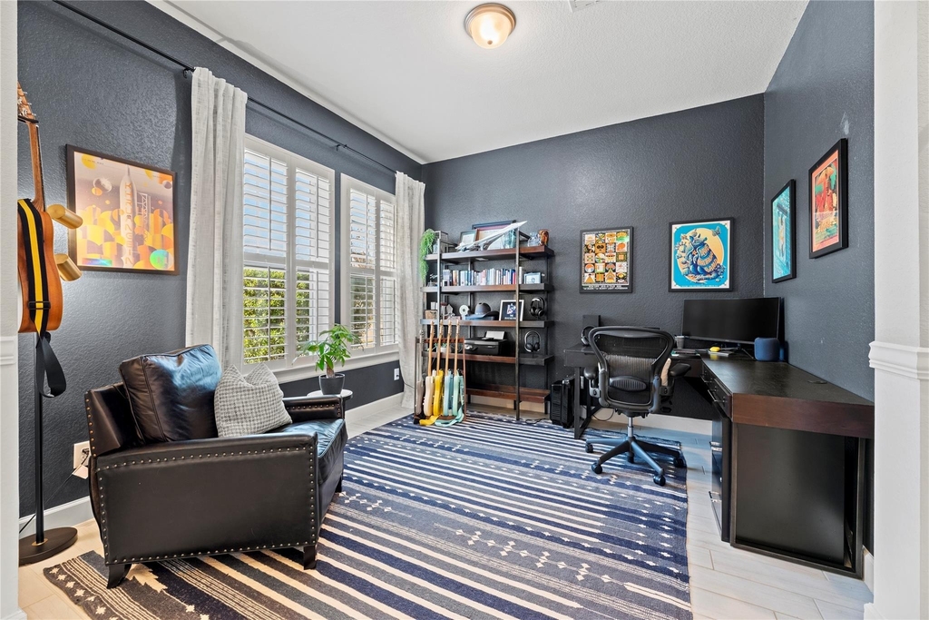 2918 Muhley Street - Photo 2