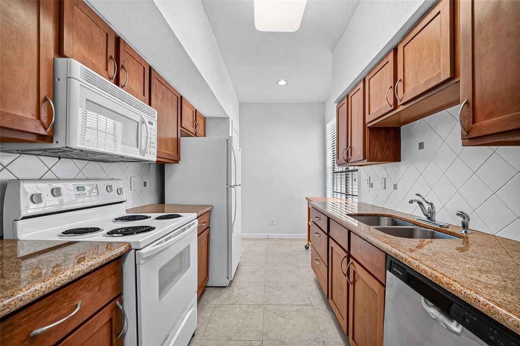 2700 Revere Street - Photo 14