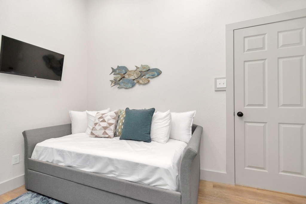 804 34th Street - Photo 5