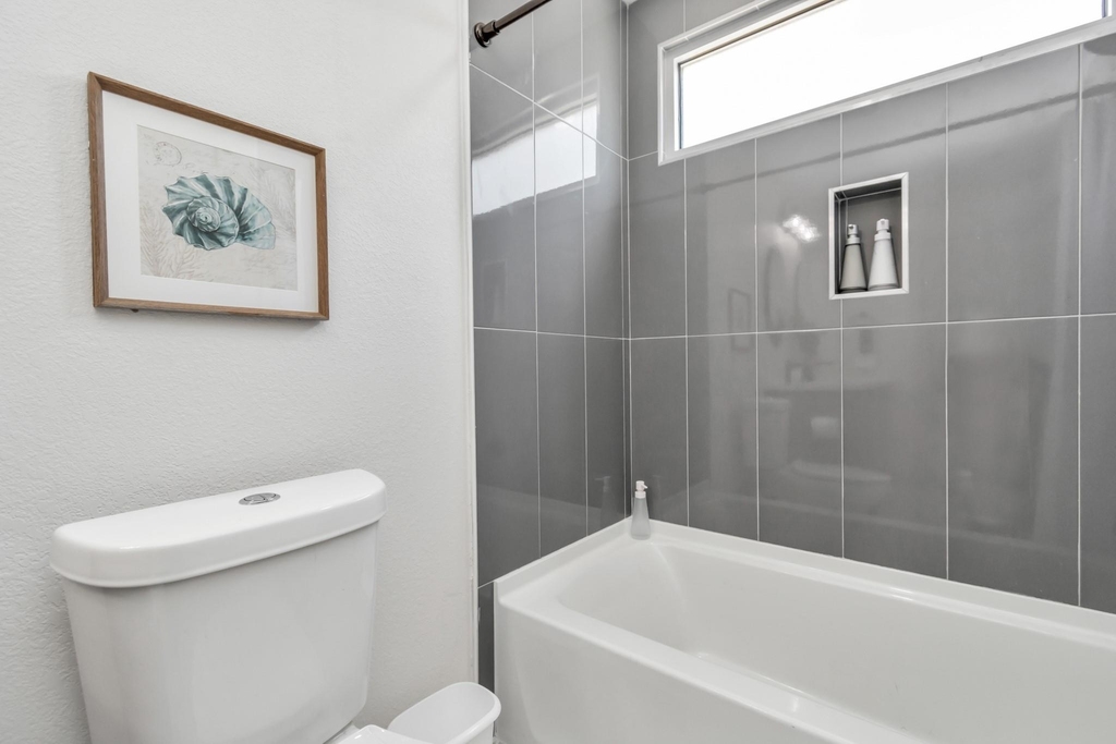 804 34th Street - Photo 8