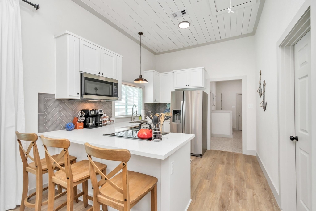 804 34th Street - Photo 1
