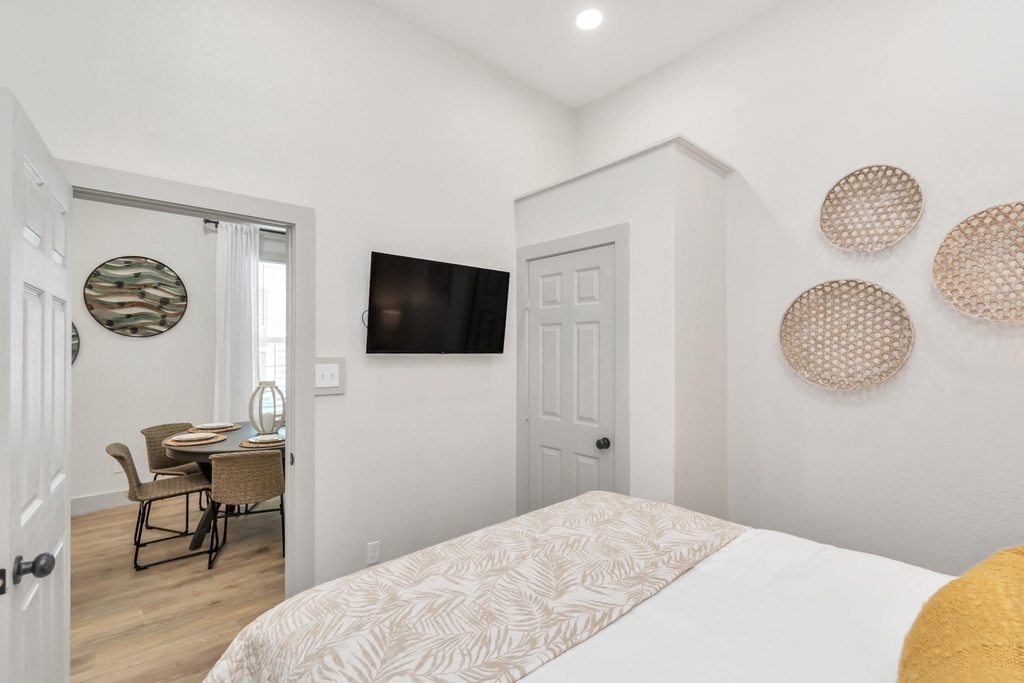 804 34th Street - Photo 11