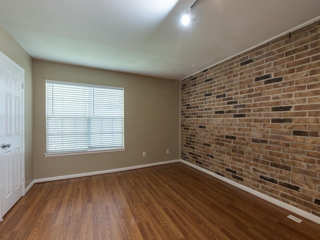 12 Hyde Park Boulevard - Photo 13