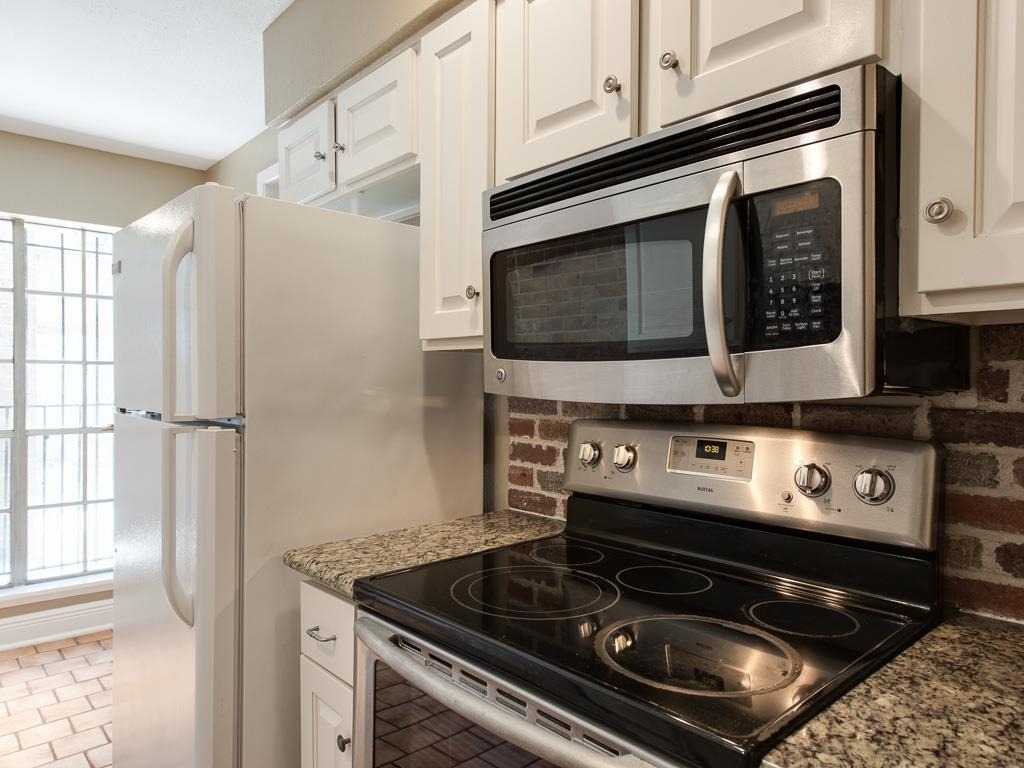 12 Hyde Park Boulevard - Photo 8