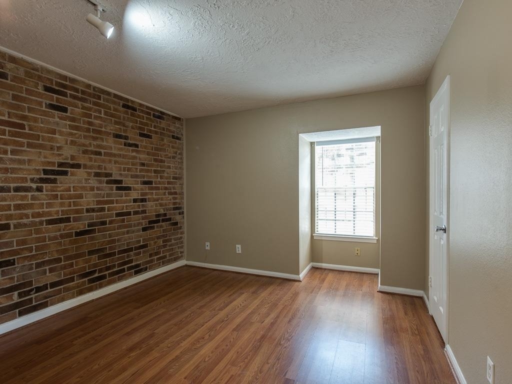 12 Hyde Park Boulevard - Photo 11