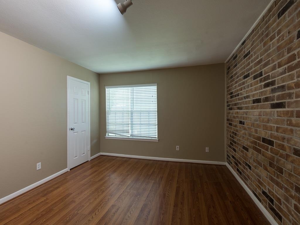 12 Hyde Park Boulevard - Photo 14