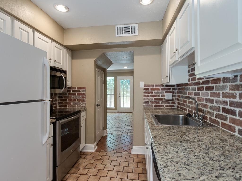 12 Hyde Park Boulevard - Photo 6