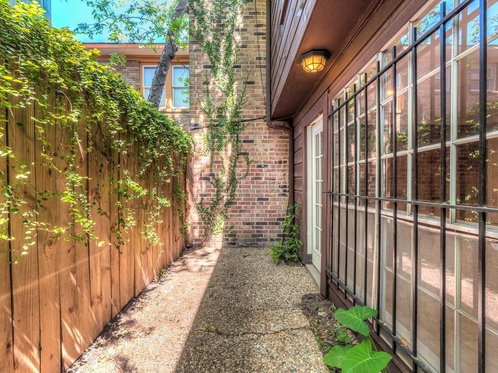 12 Hyde Park Boulevard - Photo 16