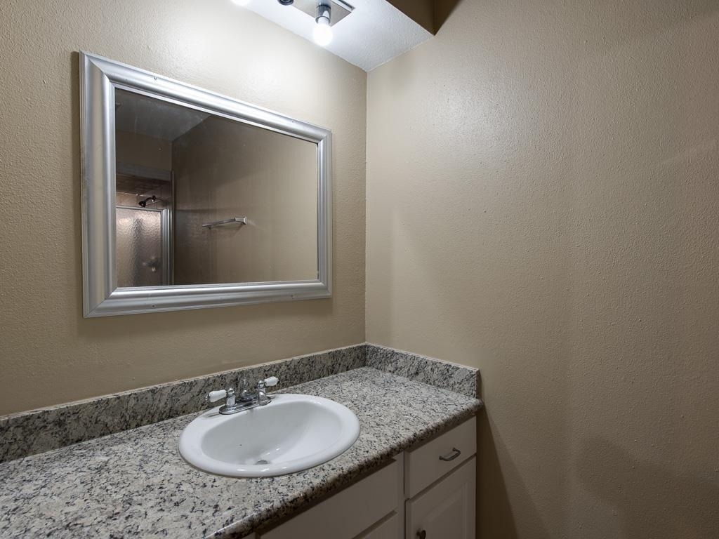 12 Hyde Park Boulevard - Photo 12