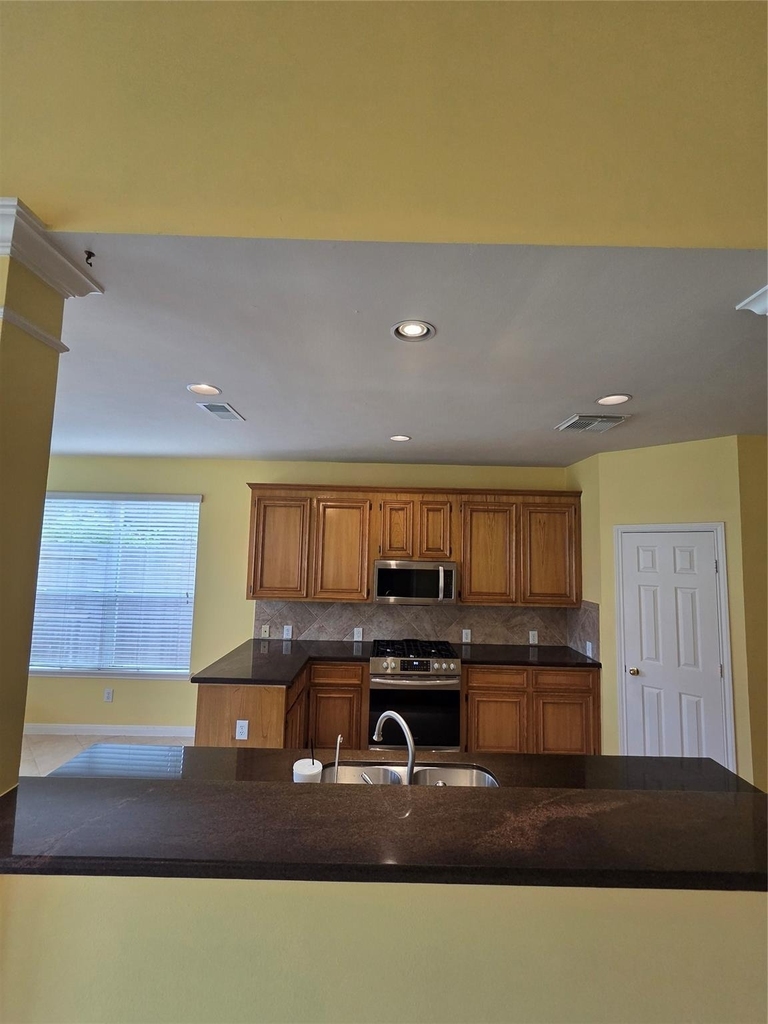 6030 Gablestone Lane - Photo 11